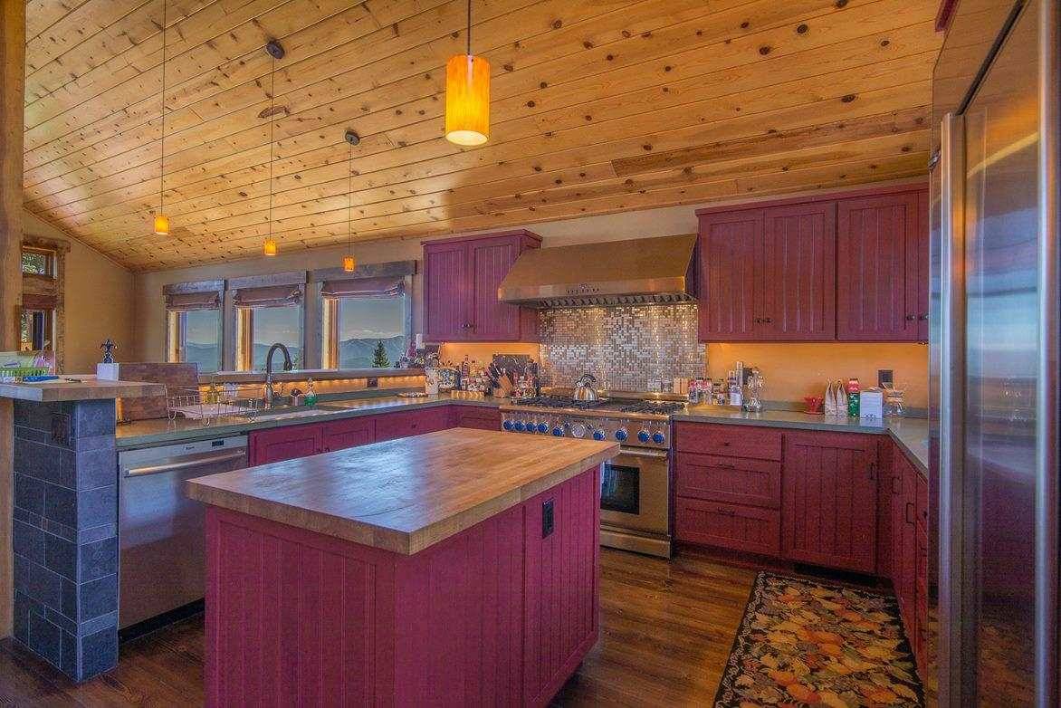 Truckee, CA 96161-6062,14345 Skislope Way