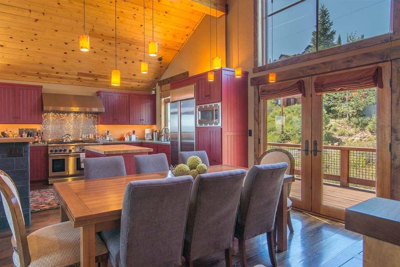 Truckee, CA 96161-6062,14345 Skislope Way