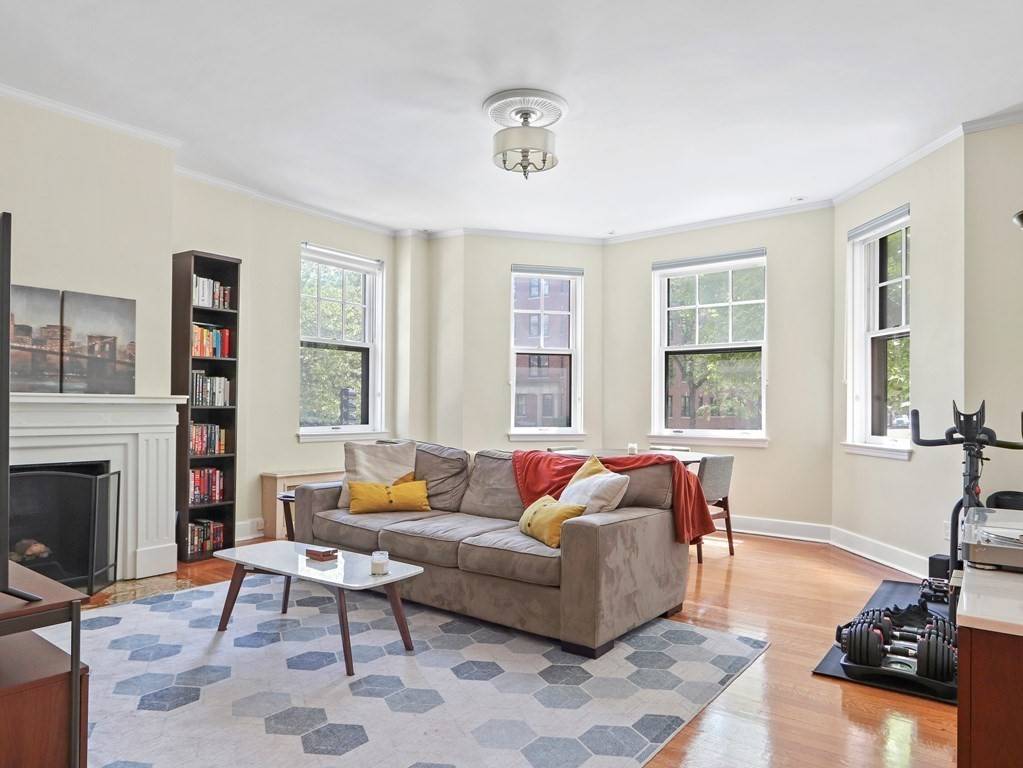 Boston, MA 02116,236 Beacon ST #2A