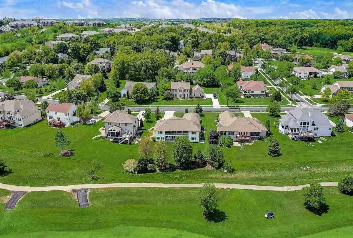 Verona, WI 53593,1809 Waterbend Dr