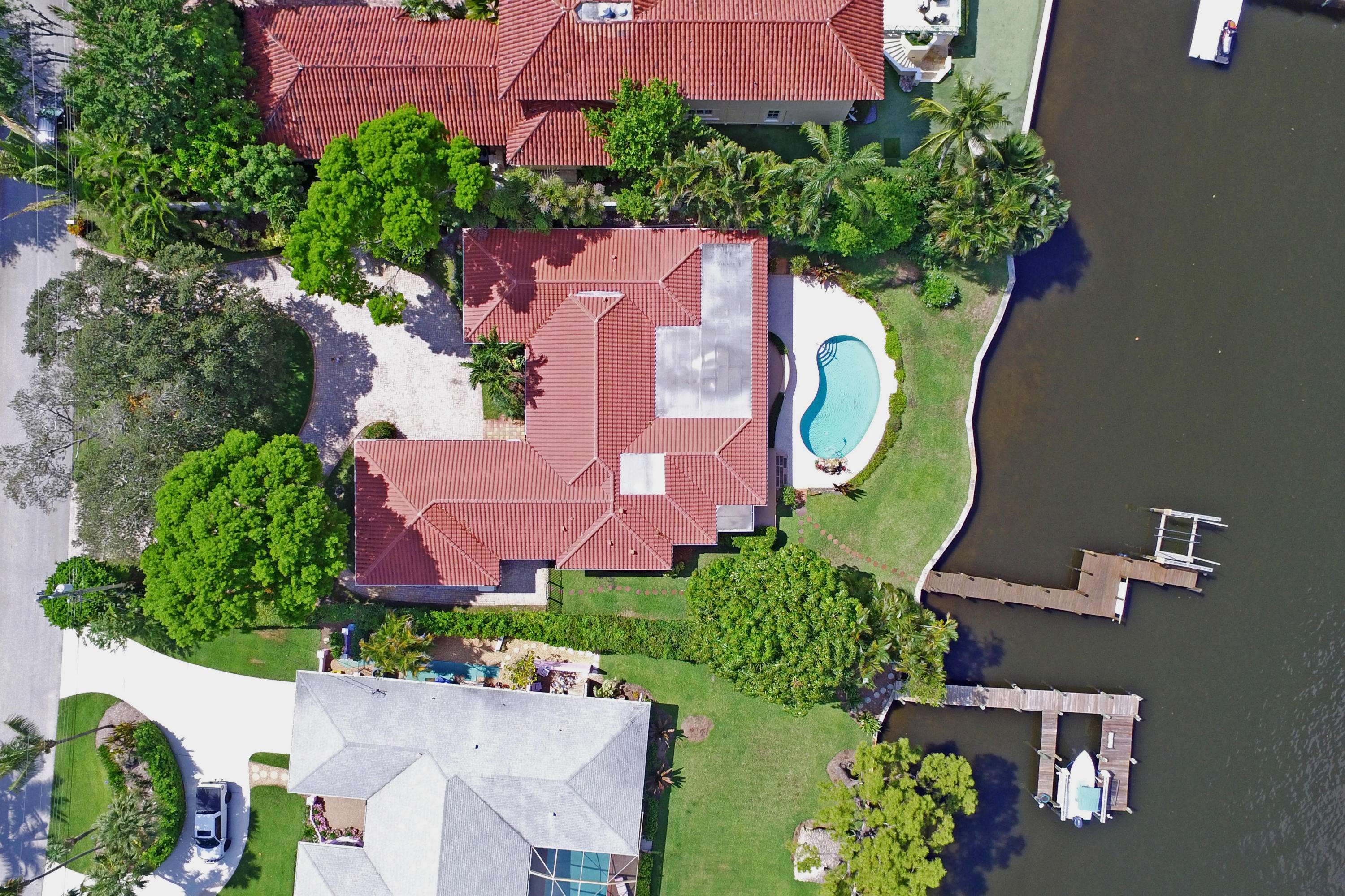 Tequesta, FL 33469,255 River DR