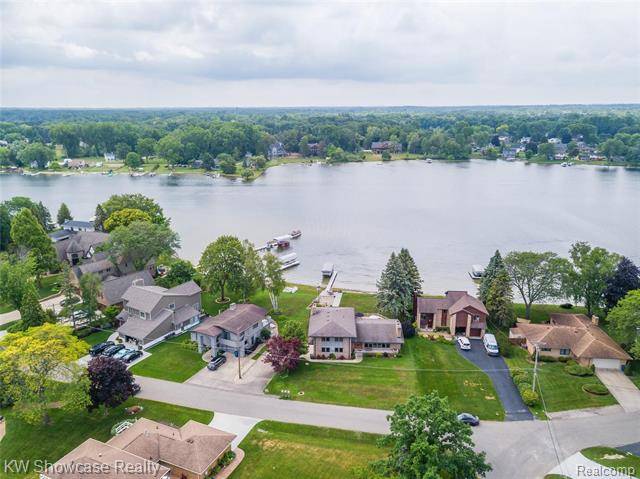 White Lake, MI 48386,628 RANVEEN DR