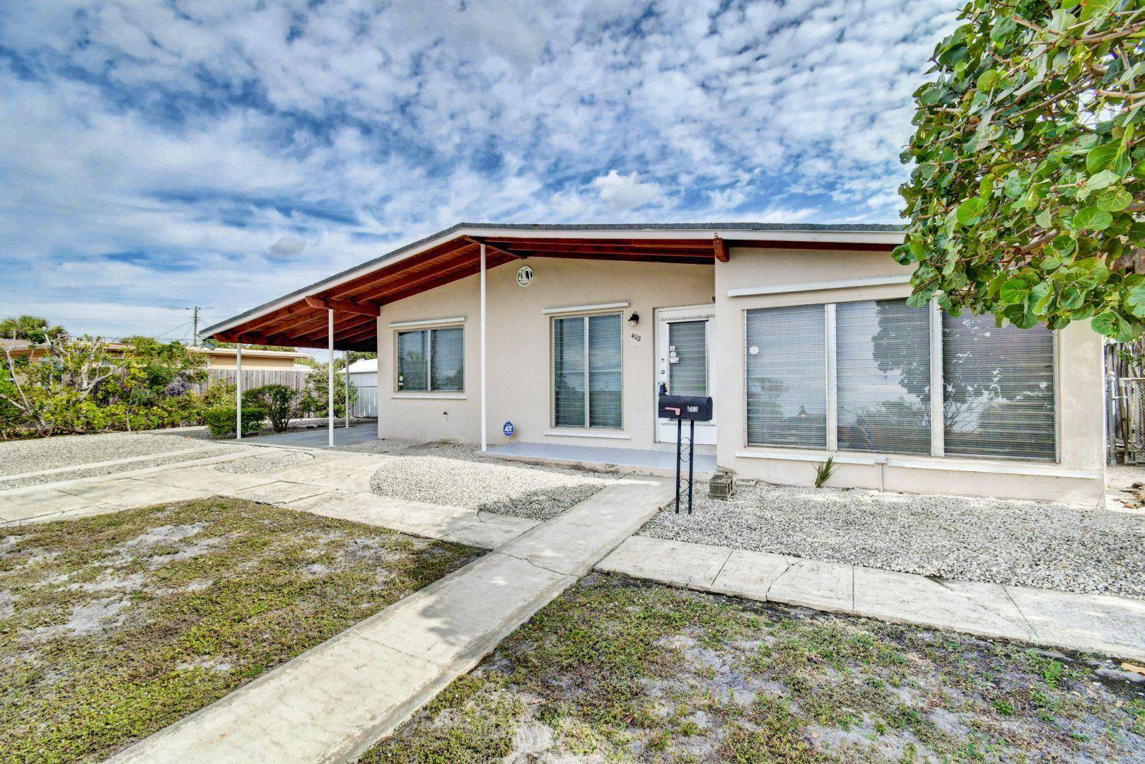 Lantana, FL 33462,402 S 9th ST