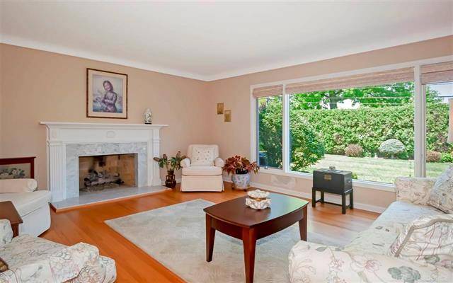 Grosse Pointe Shores, MI 48236,44 FONTANA LANE