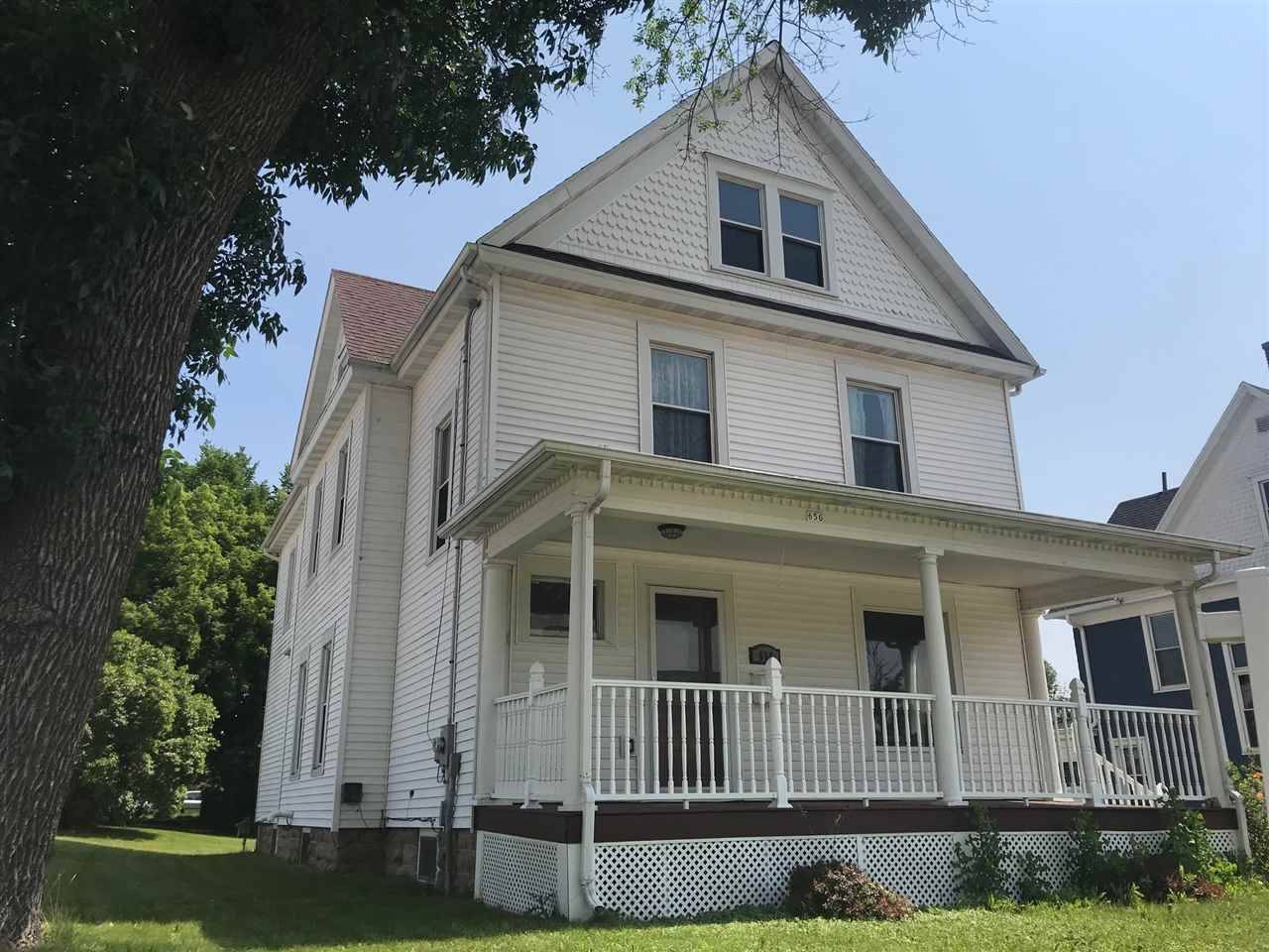 Columbus, WI 53925,656 W James St