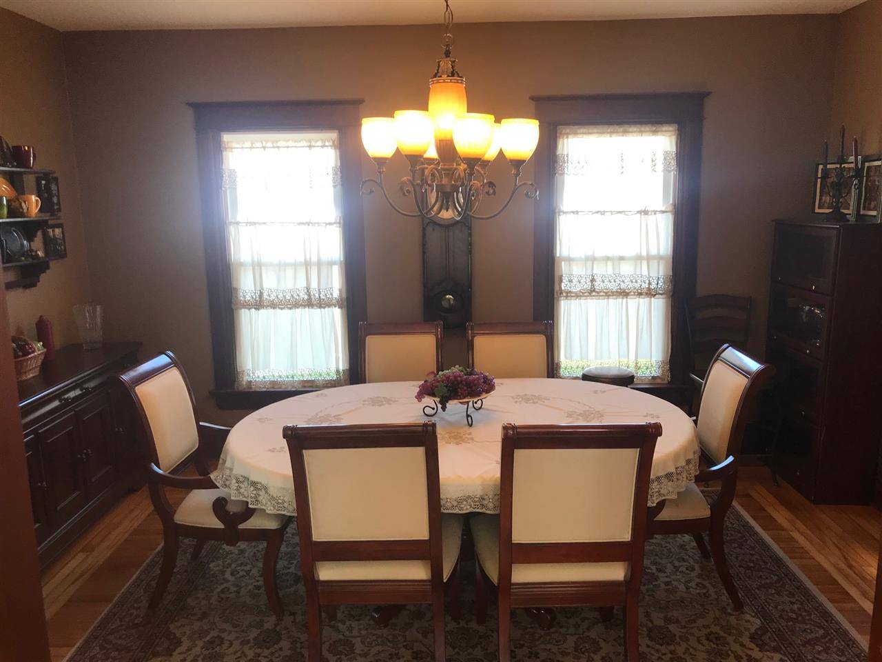 Columbus, WI 53925,656 W James St