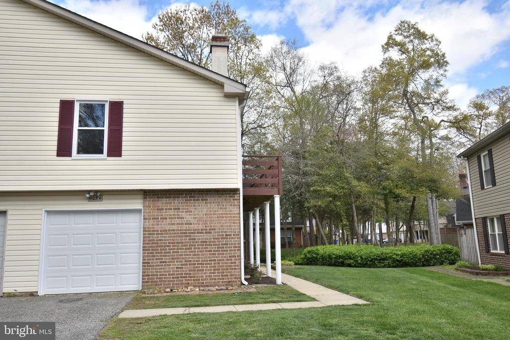 Waldorf, MD 20602,5103-C SHEPHERD DR #8-M