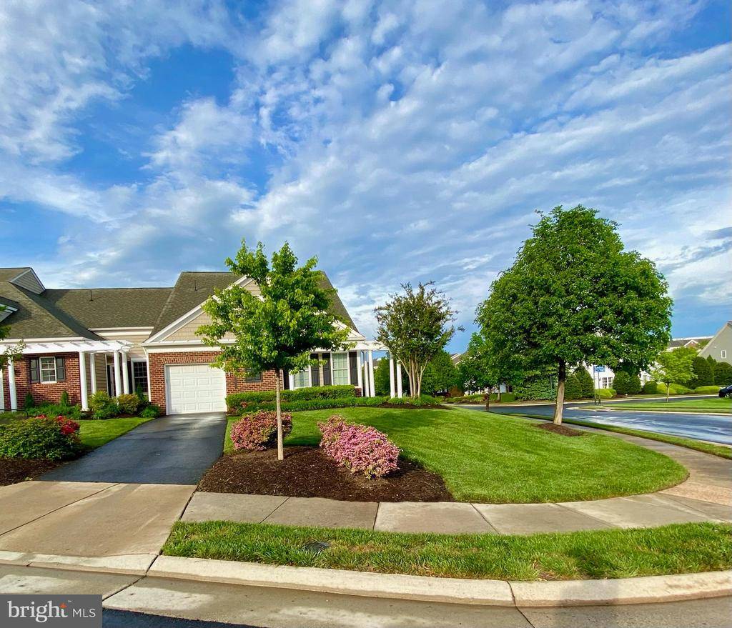 Ashburn, VA 20147,44488 OAKMONT MANOR SQ