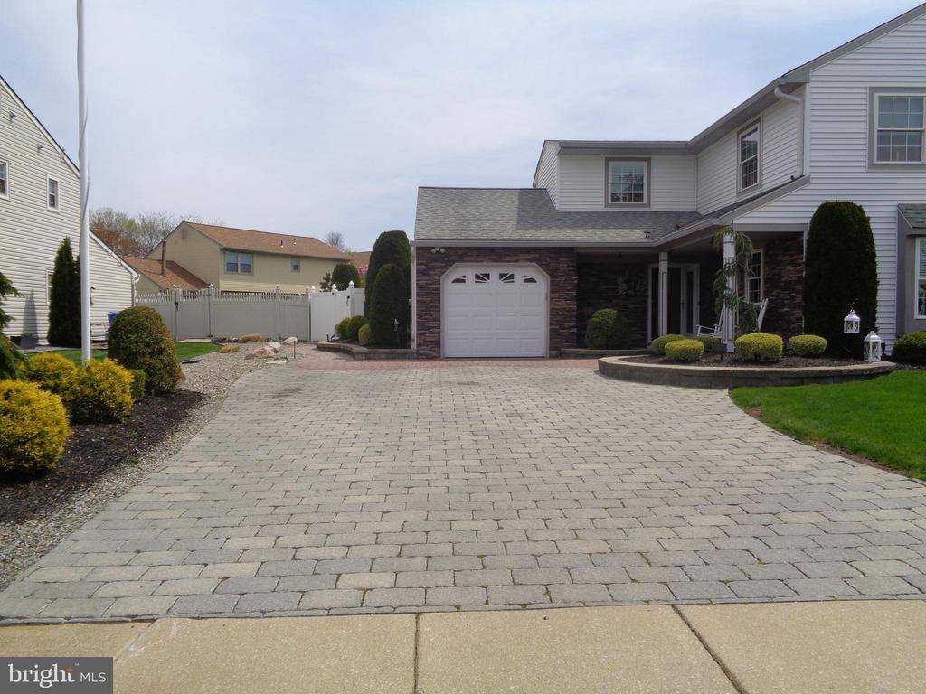 Marlton, NJ 08053,116 MEADOWVIEW CIR