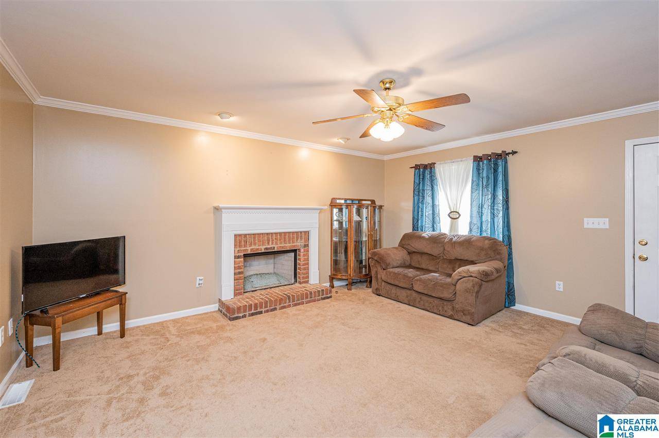 Birmingham, AL 35215,5798 FOREST LANE