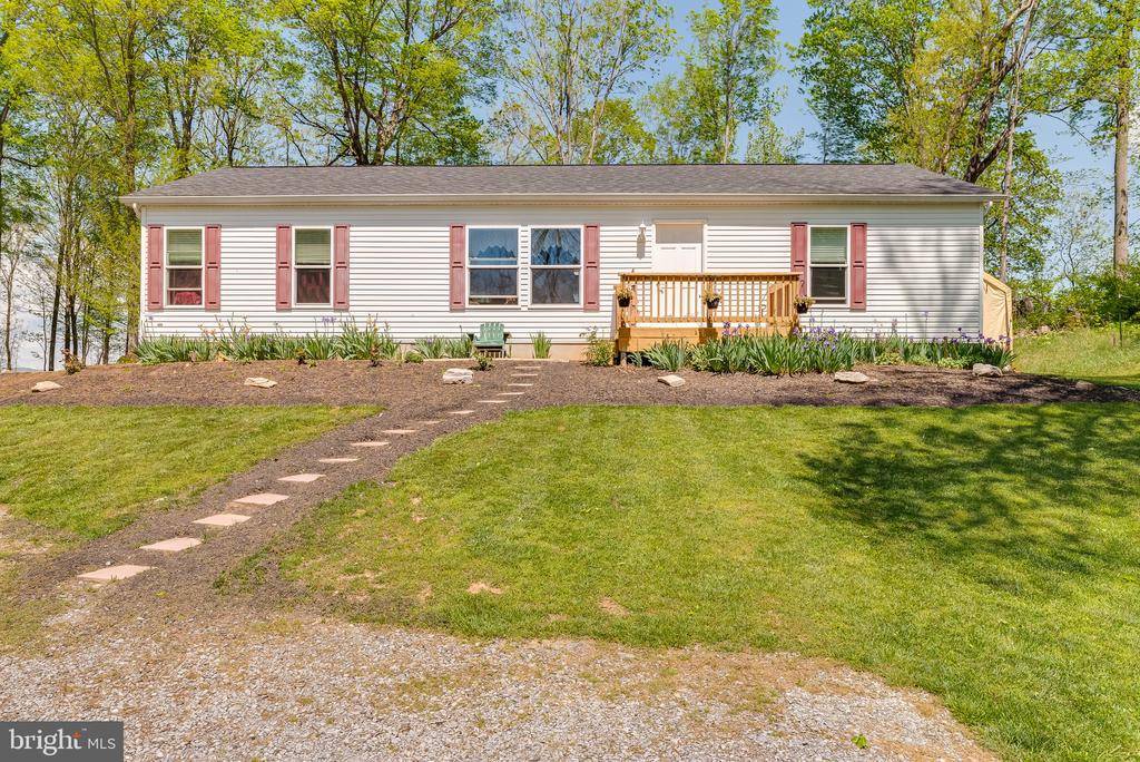 Falling Waters, WV 25419,921 EMERSON