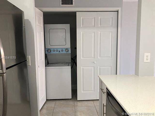 Deerfield Beach, FL 33441,500 SE 2nd AVE D5