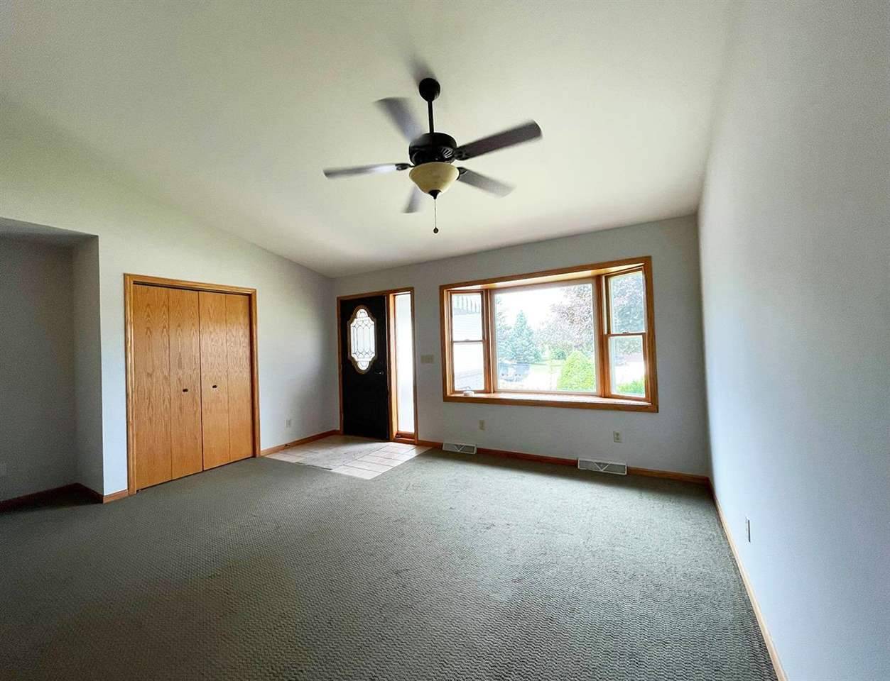 Beaver Dam, WI 53916,305 Farwell Rd