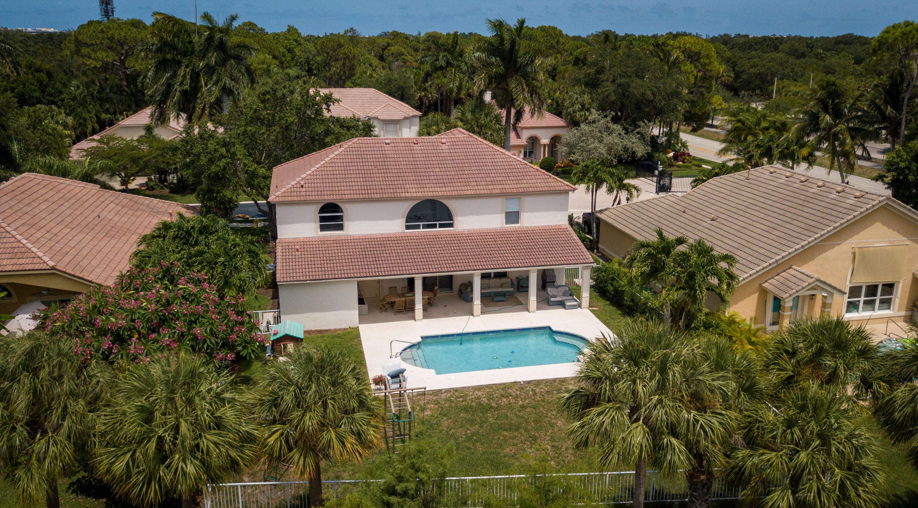 Palm Beach Gardens, FL 33410,103 Lone Pine LN