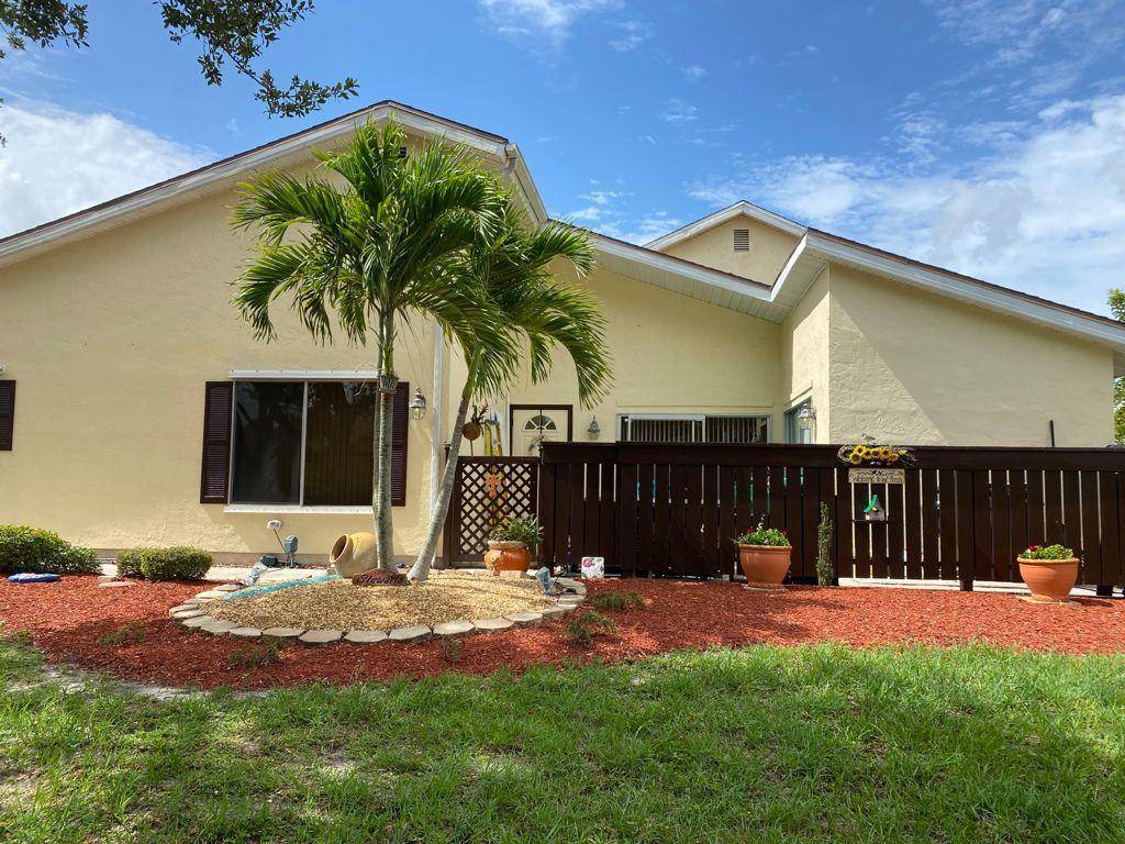 Port Saint Lucie, FL 34952,1702 SE Balmoral CT