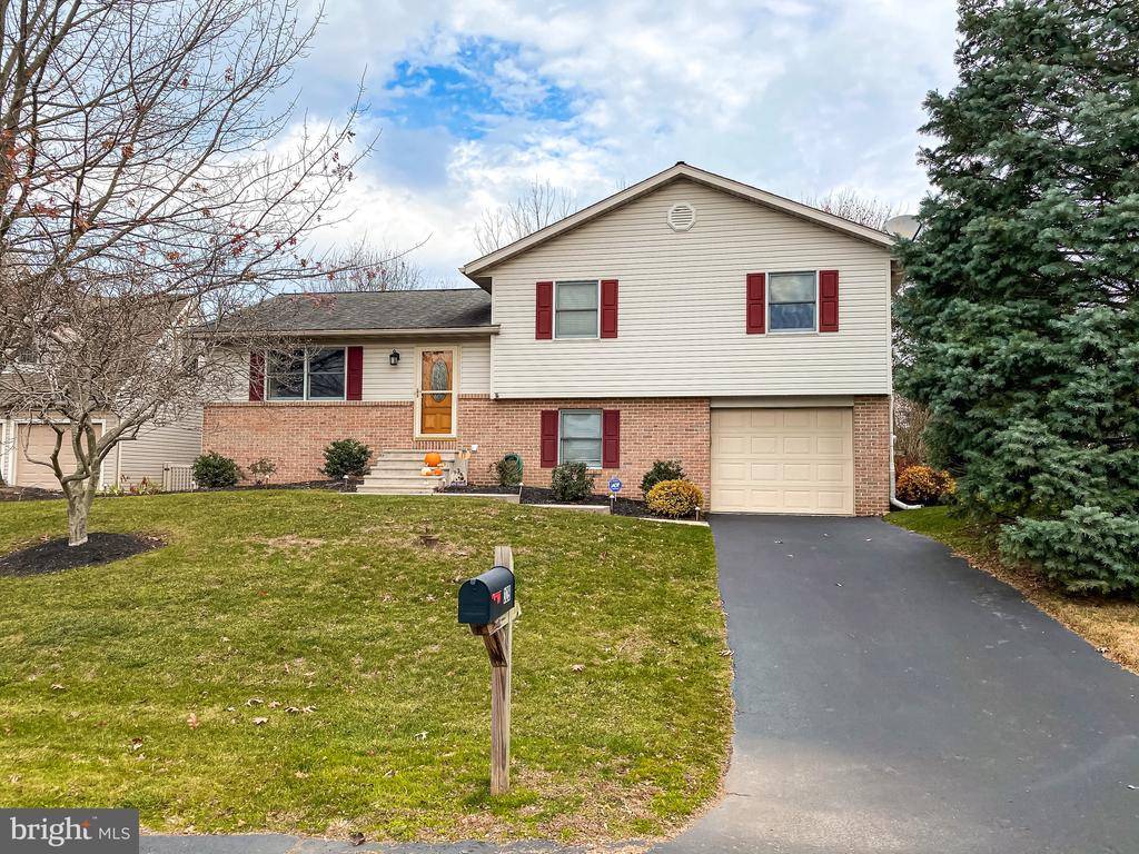 Blandon, PA 19510,329 SOONER LN