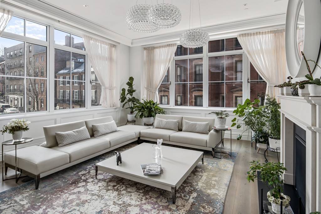 Boston, MA 02114,32 Derne St #3A