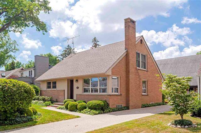 Grosse Pointe Woods, MI 48236,1645 FORD COURT