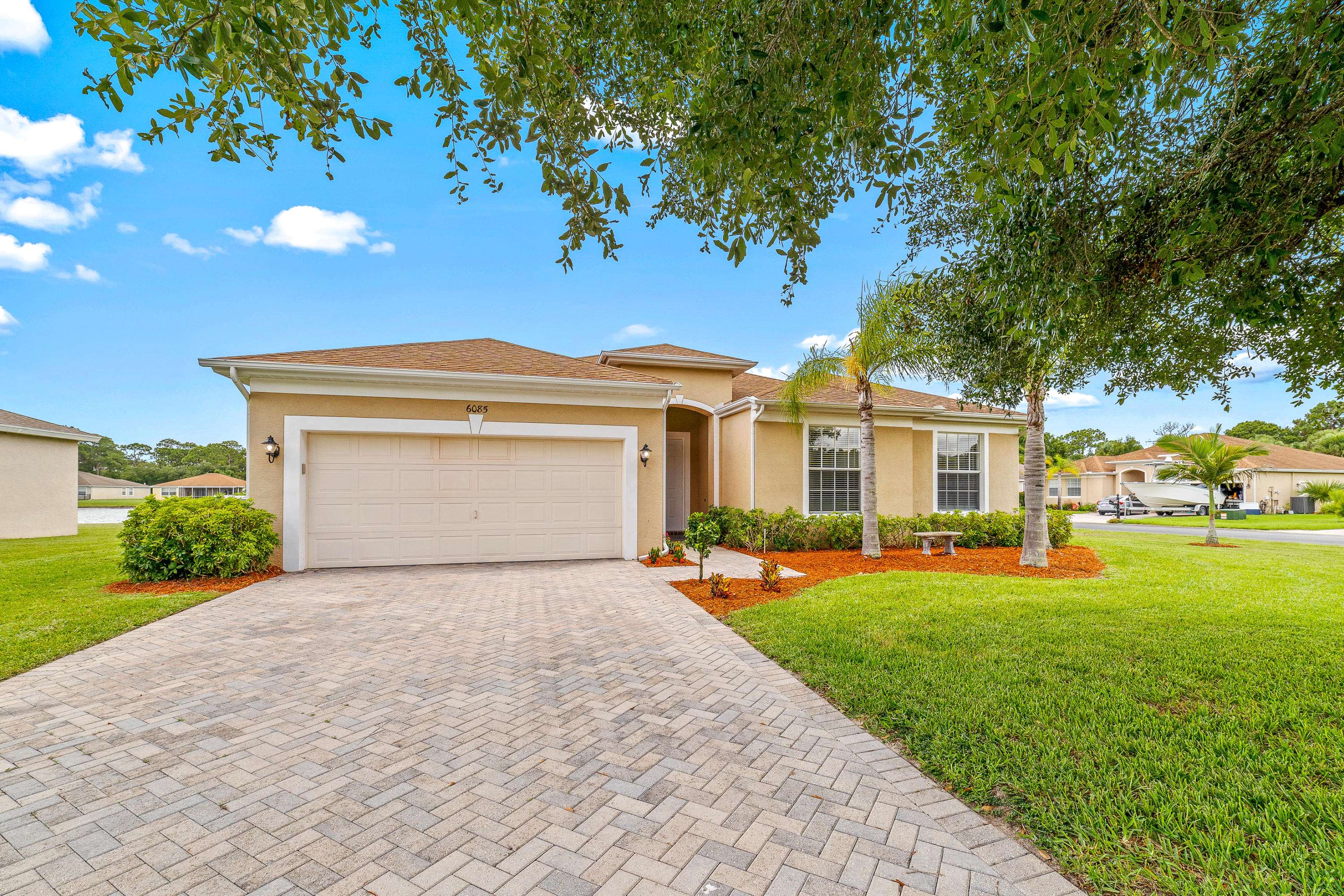 Vero Beach, FL 32967,6085 46th LN