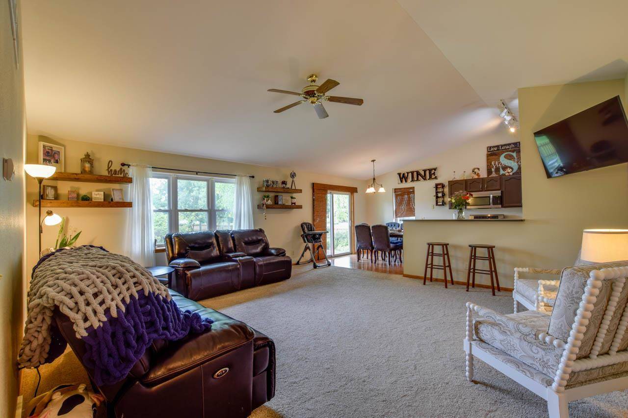 Sun Prairie, WI 53590,1305 Prairie Rose Dr