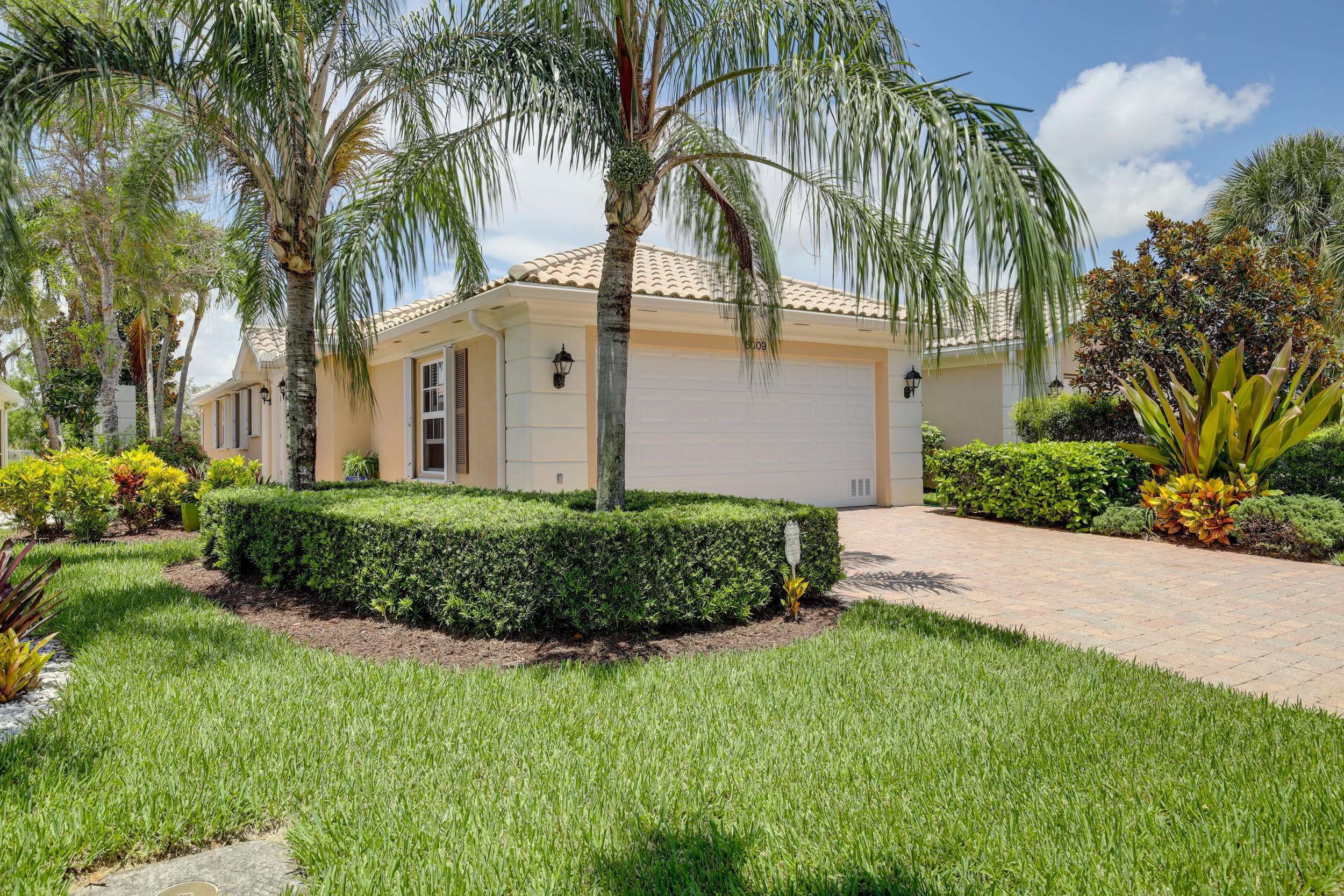 Palm Beach Gardens, FL 33418,5009 Magnolia Bay CIR