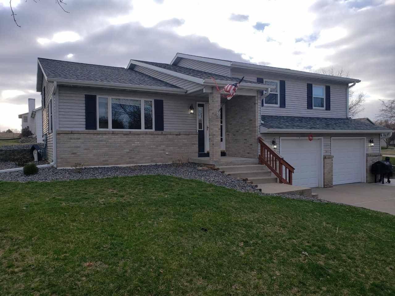 1900 Parkgate Dr, Baraboo, WI 53913