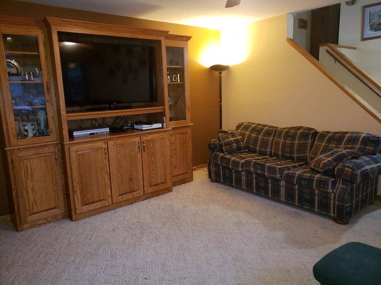 1900 Parkgate Dr, Baraboo, WI 53913