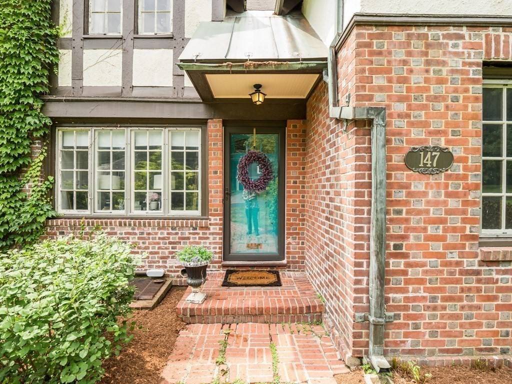 147 Lawrence St, Gardner, MA 01440