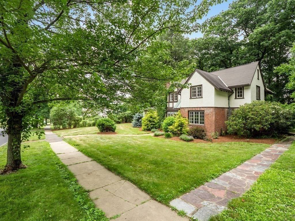 147 Lawrence St, Gardner, MA 01440
