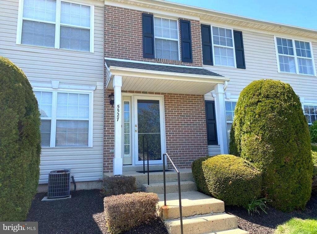 Doylestown, PA 18902,5527 RINKER CIR #356