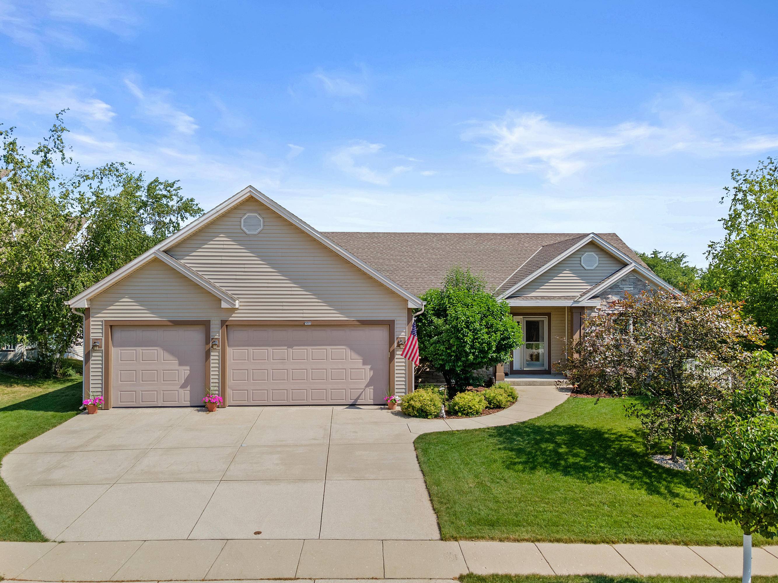 Oconomowoc, WI 53066,502 Thurow Dr