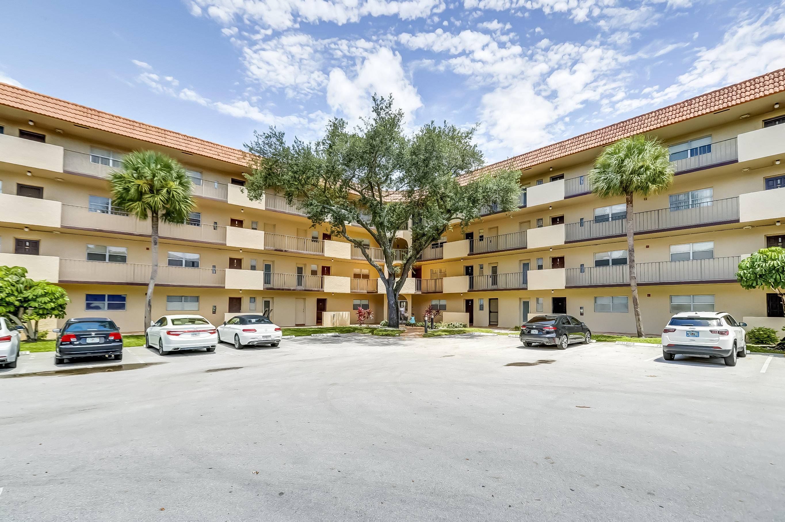 Lauderhill, FL 33319,6301 N Falls Cir DR #208