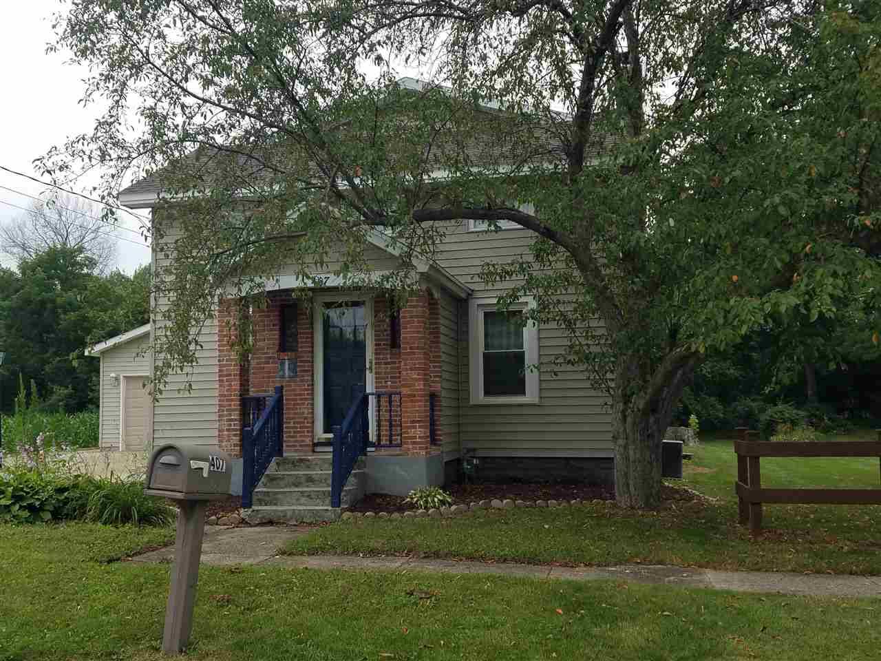 Orfordville, WI 53576,407 E Spring St