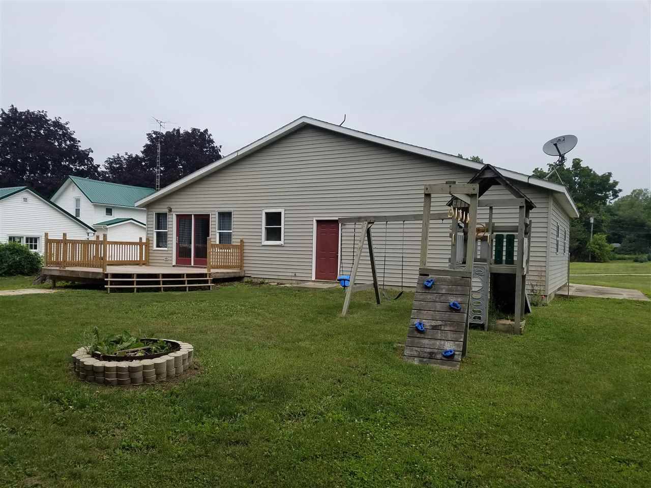 Orfordville, WI 53576,407 E Spring St