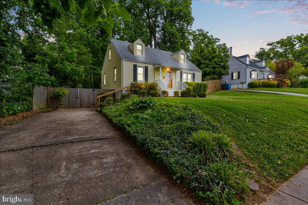 Falls Church, VA 22042,7327 POPLAR CT