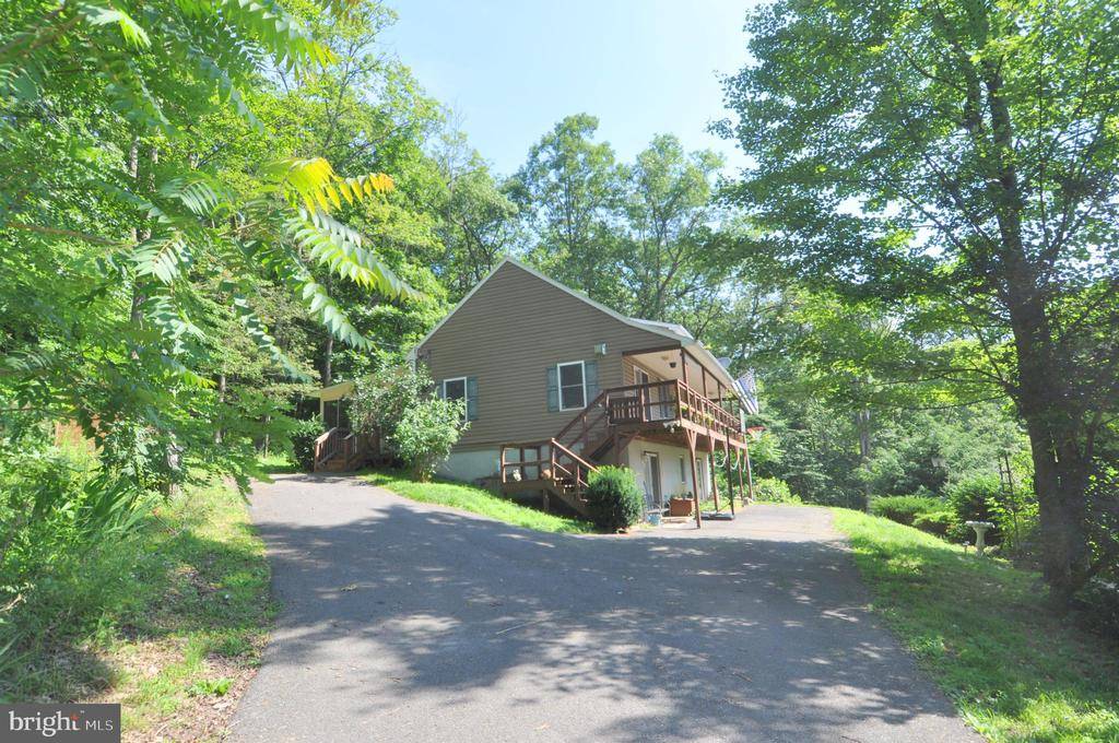 Great Cacapon, WV 25422,5072 DETOUR ROAD