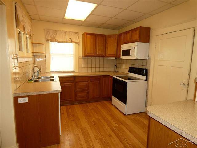 Saginaw, MI 48602,137 LOCKWOOD