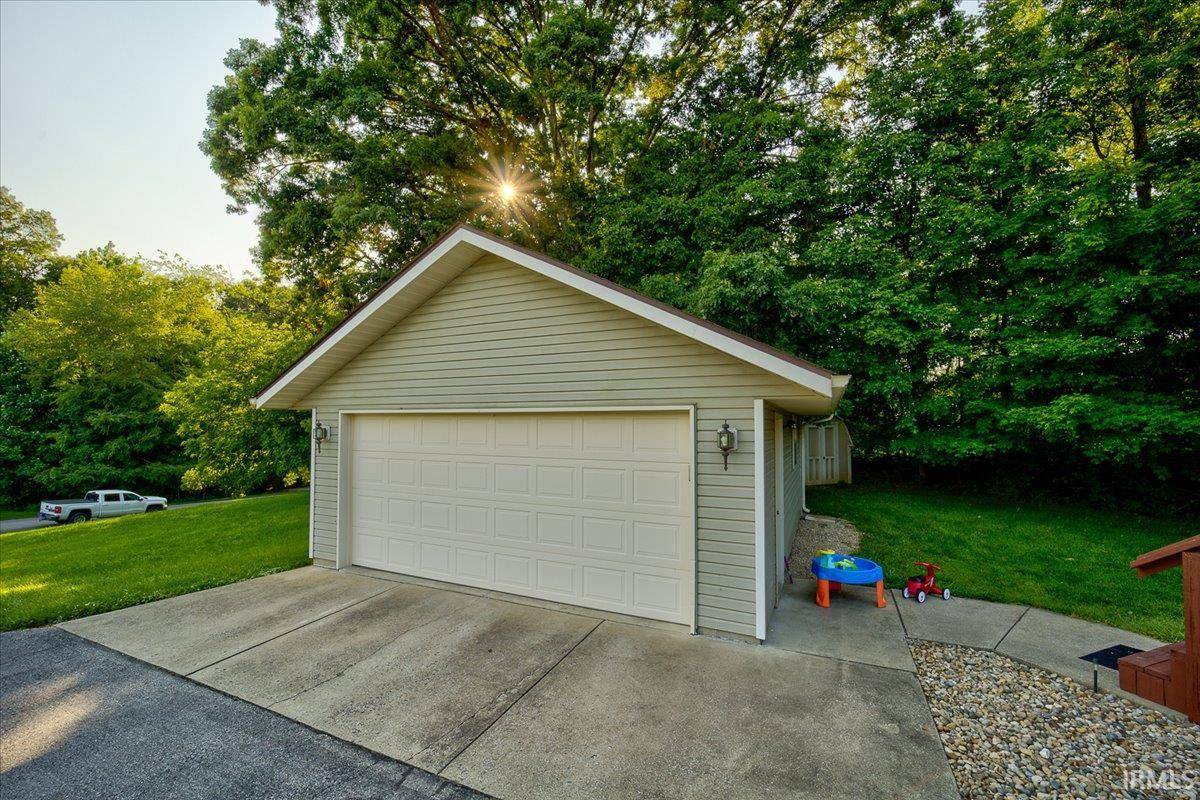 Bloomington, IN 47403-9040,4302 W Moss Lane
