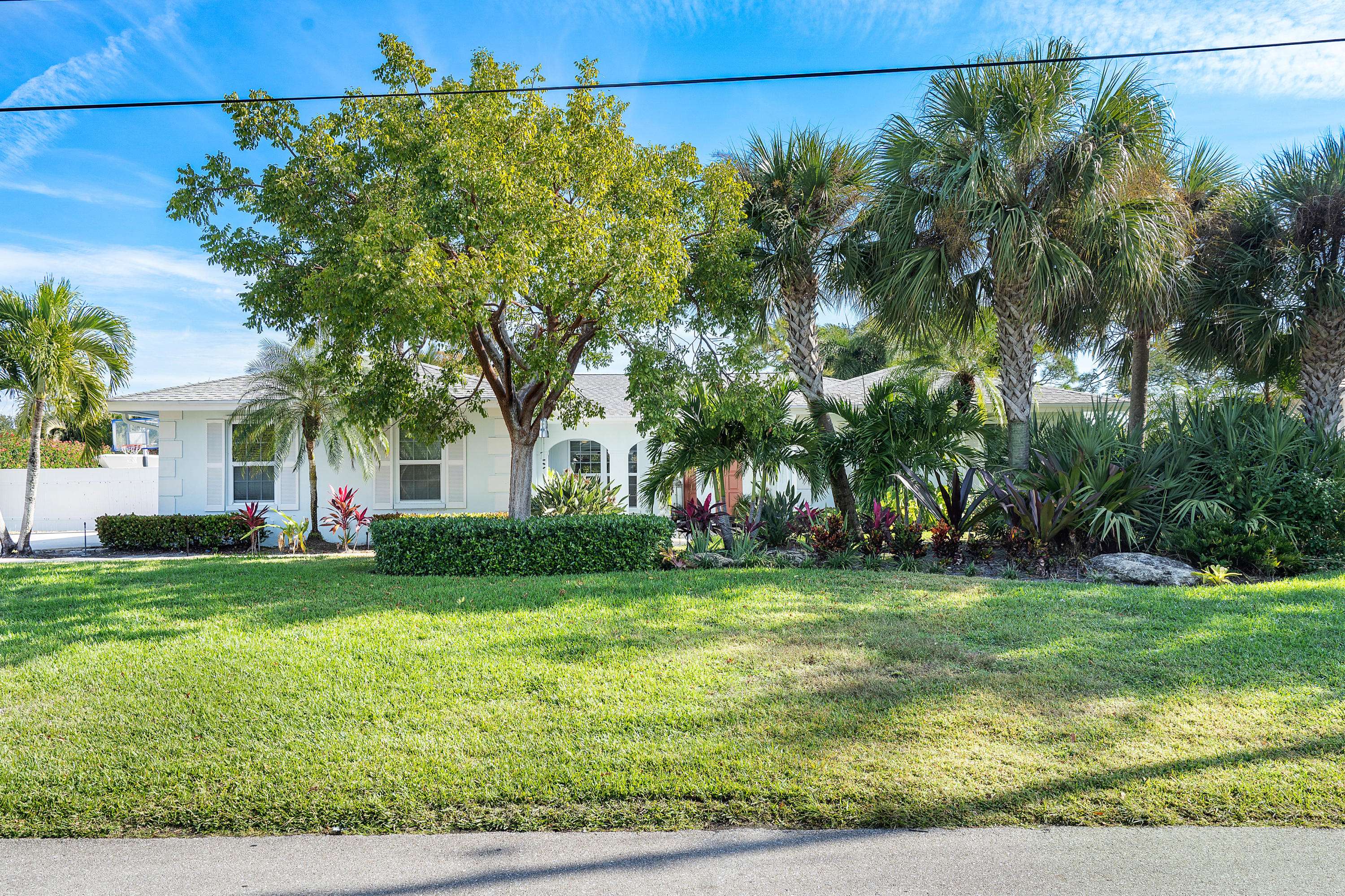 Tequesta, FL 33469,266 Golfview DR