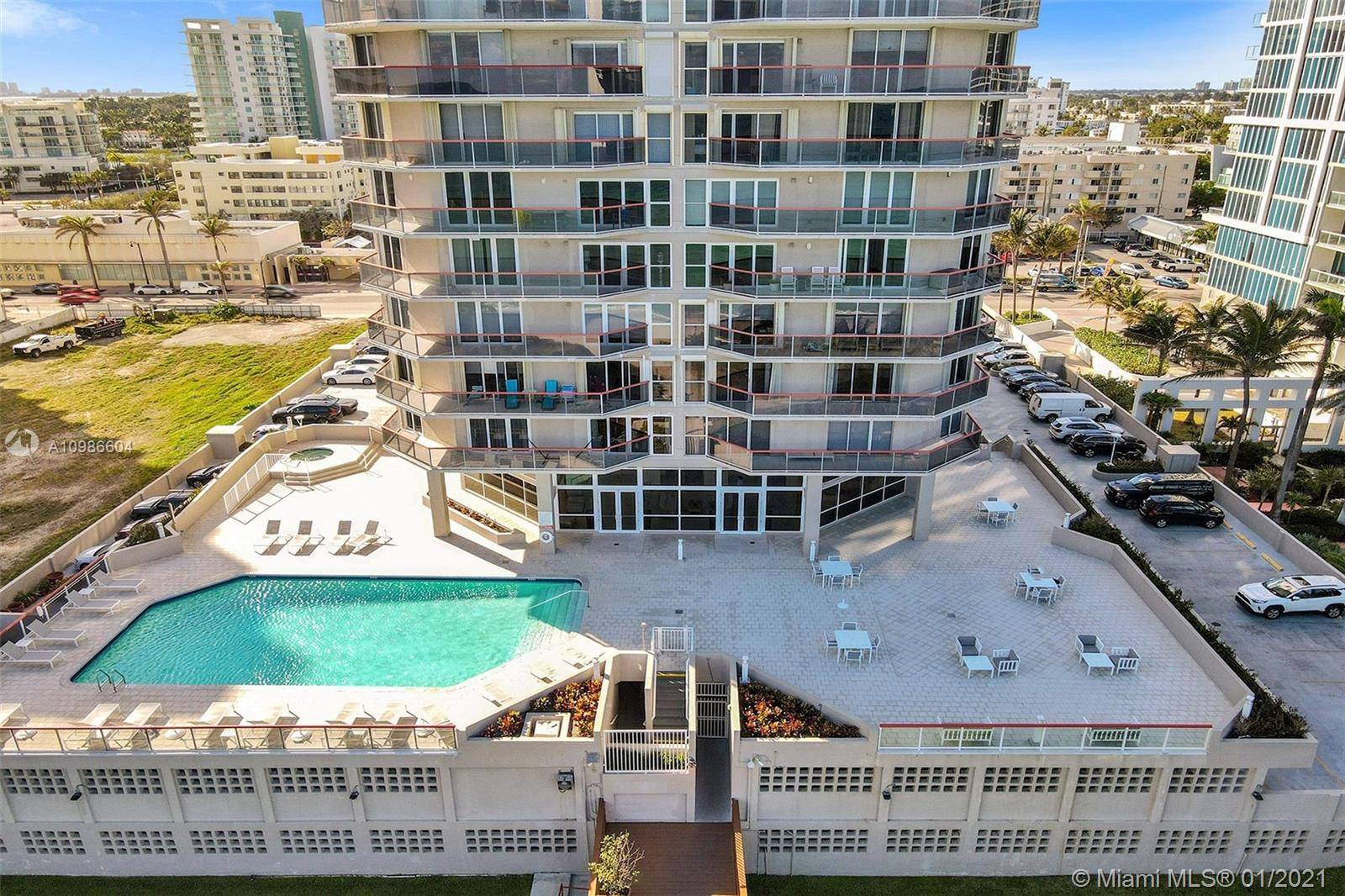 Miami Beach, FL 33141,6767 Collins Ave #1709