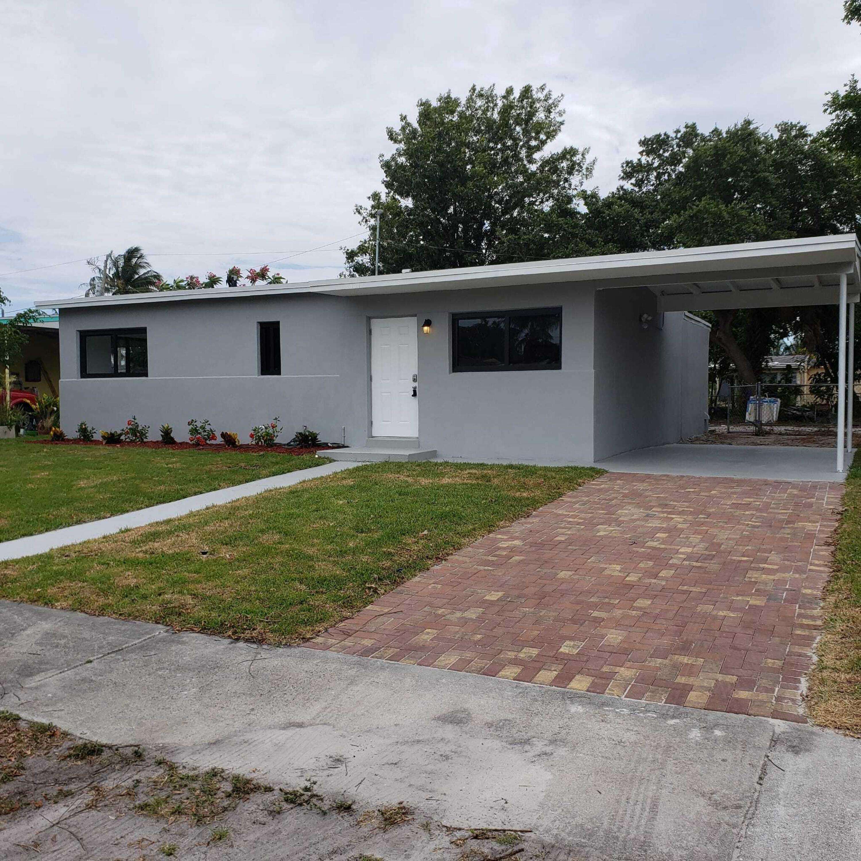 Lantana, FL 33462,1426 W Broward ST