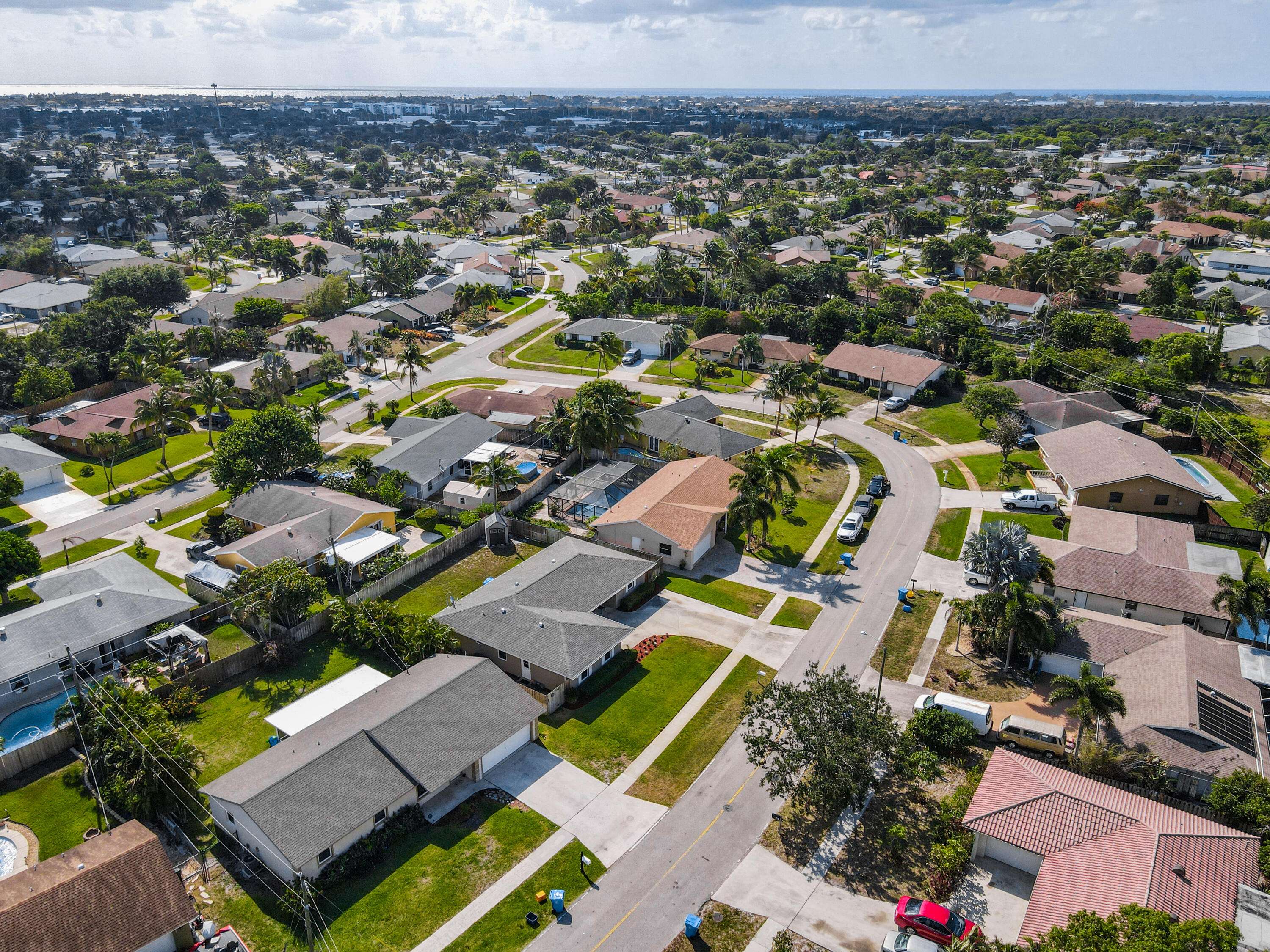 Lantana, FL 33462,932 La Costa WAY