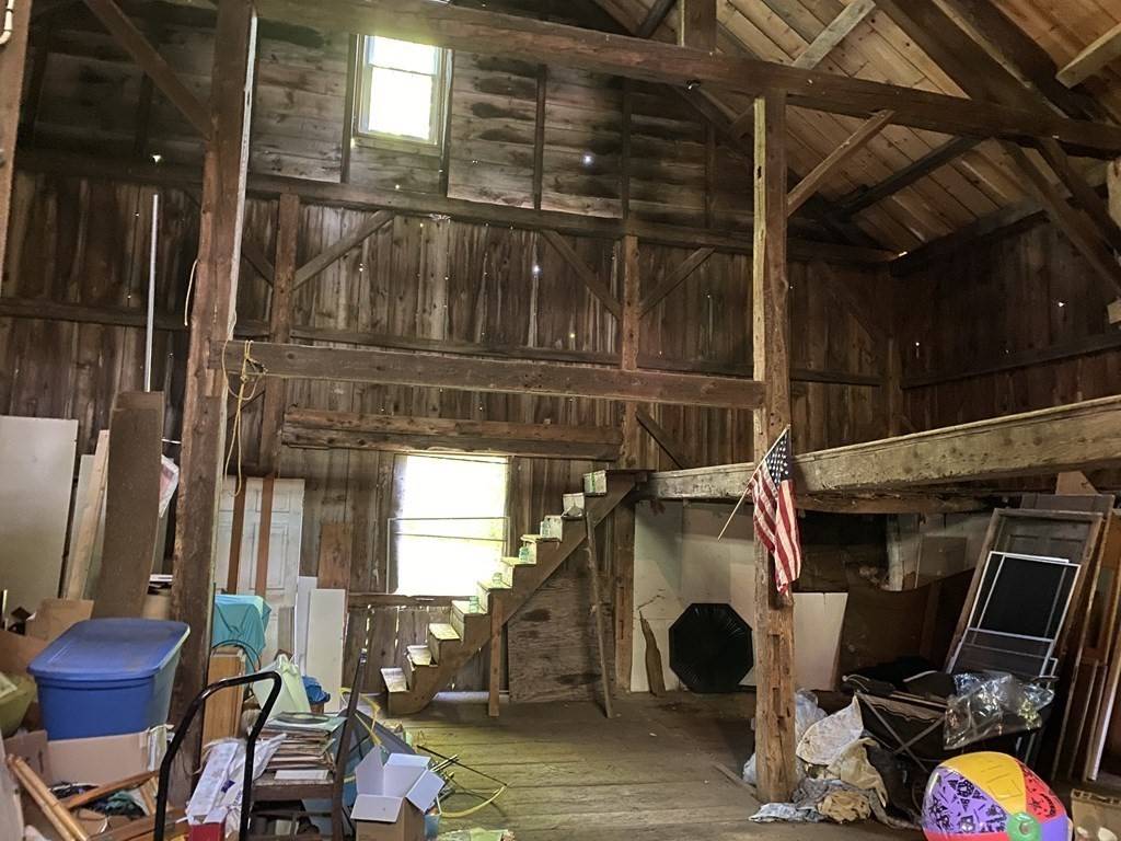 Pittsfield, NH 03263,1 Green ST