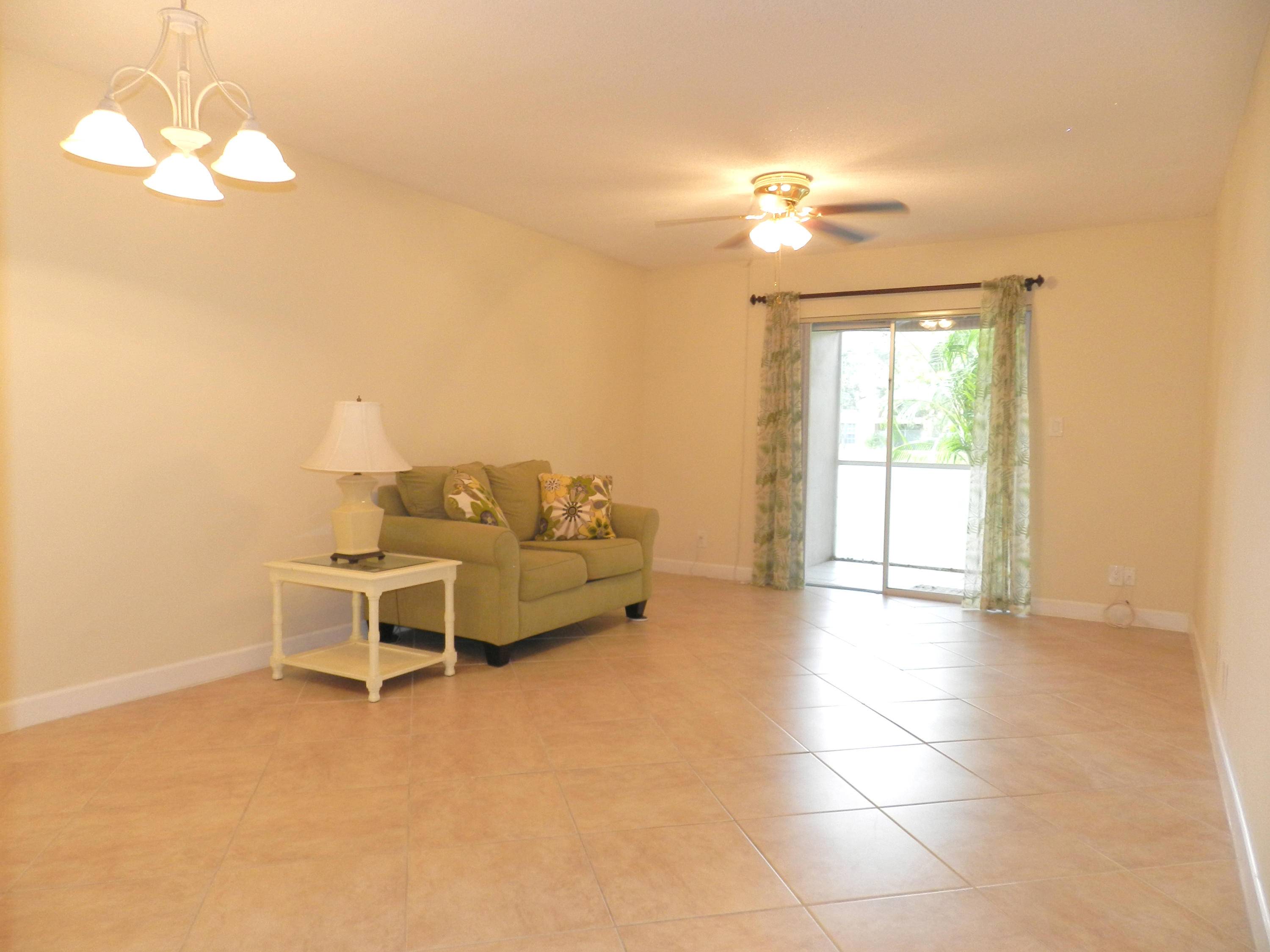 Lake Worth, FL 33461,2856 S Lake Clarke Gardens 111