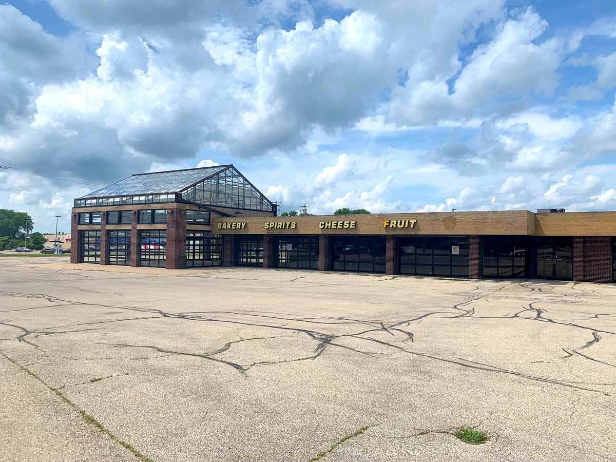 Monroe, WI 53566,701 8th St