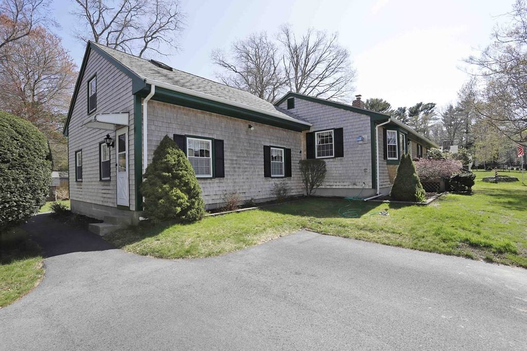 Dartmouth, MA 02747,34 Eleanor St