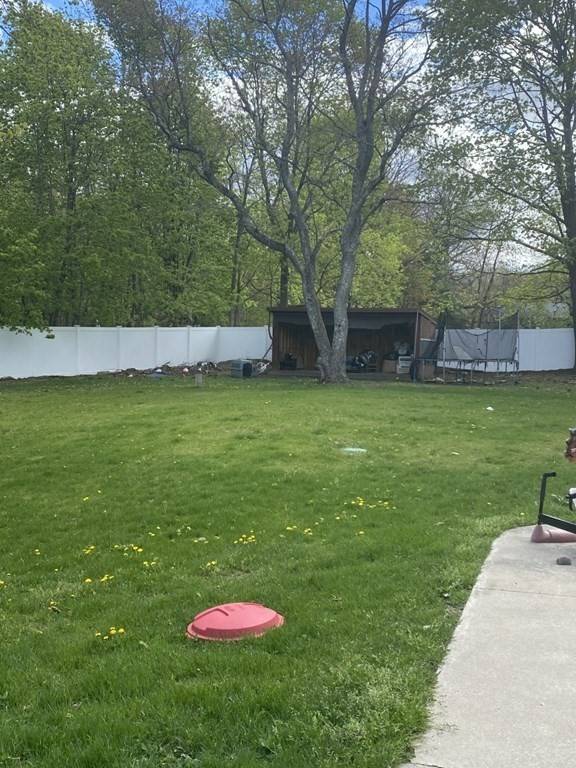 Seekonk, MA 02771,9 Ledge Rd