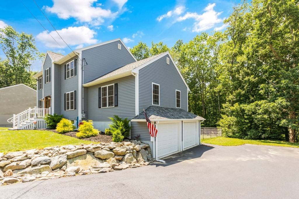 Taunton, MA 02780,40 Christine Ln