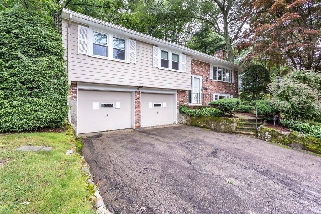 Sharon, MA 02067,29 Lantern Lane