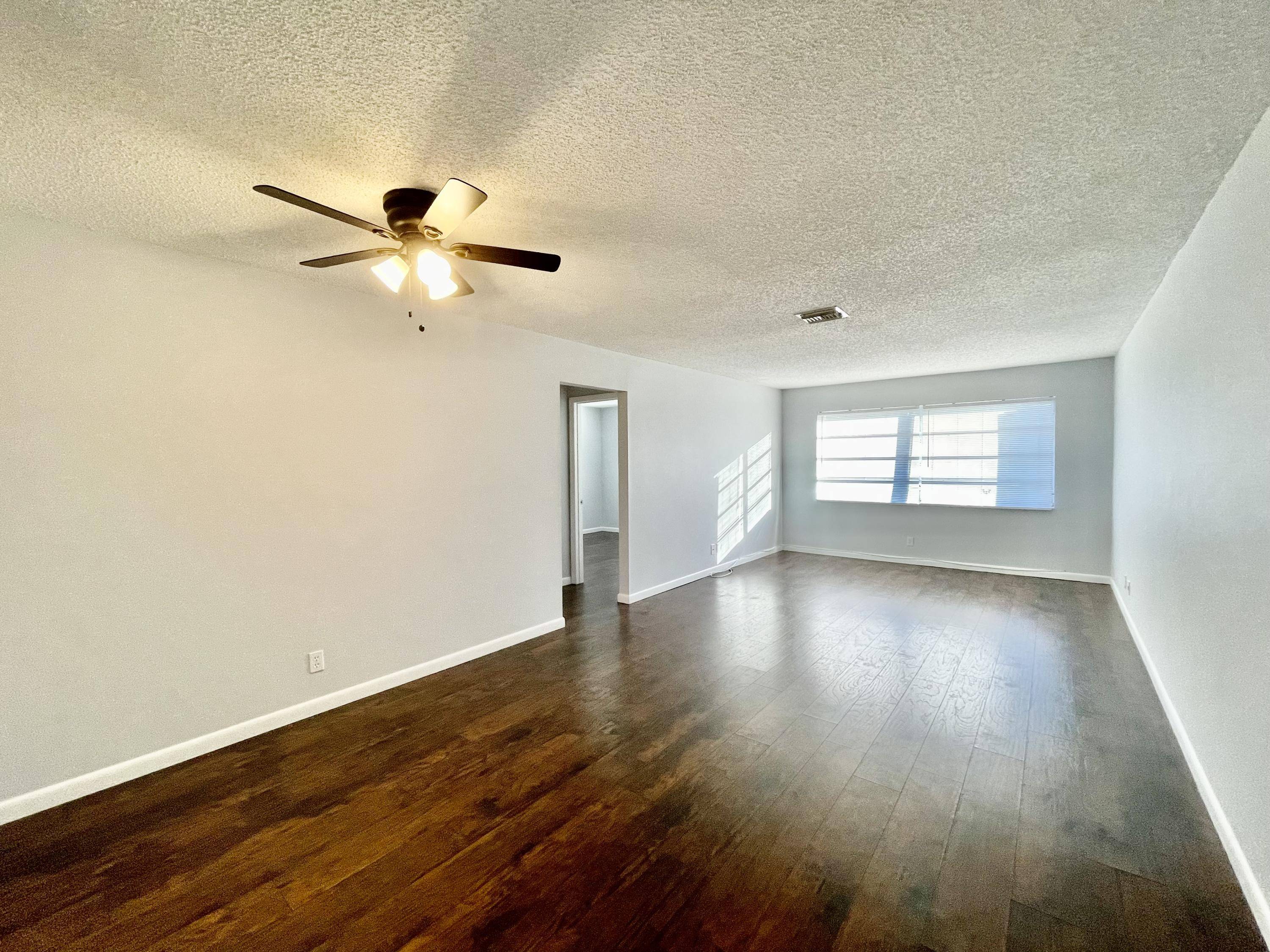 Lantana, FL 33462,420 W Palm ST 21